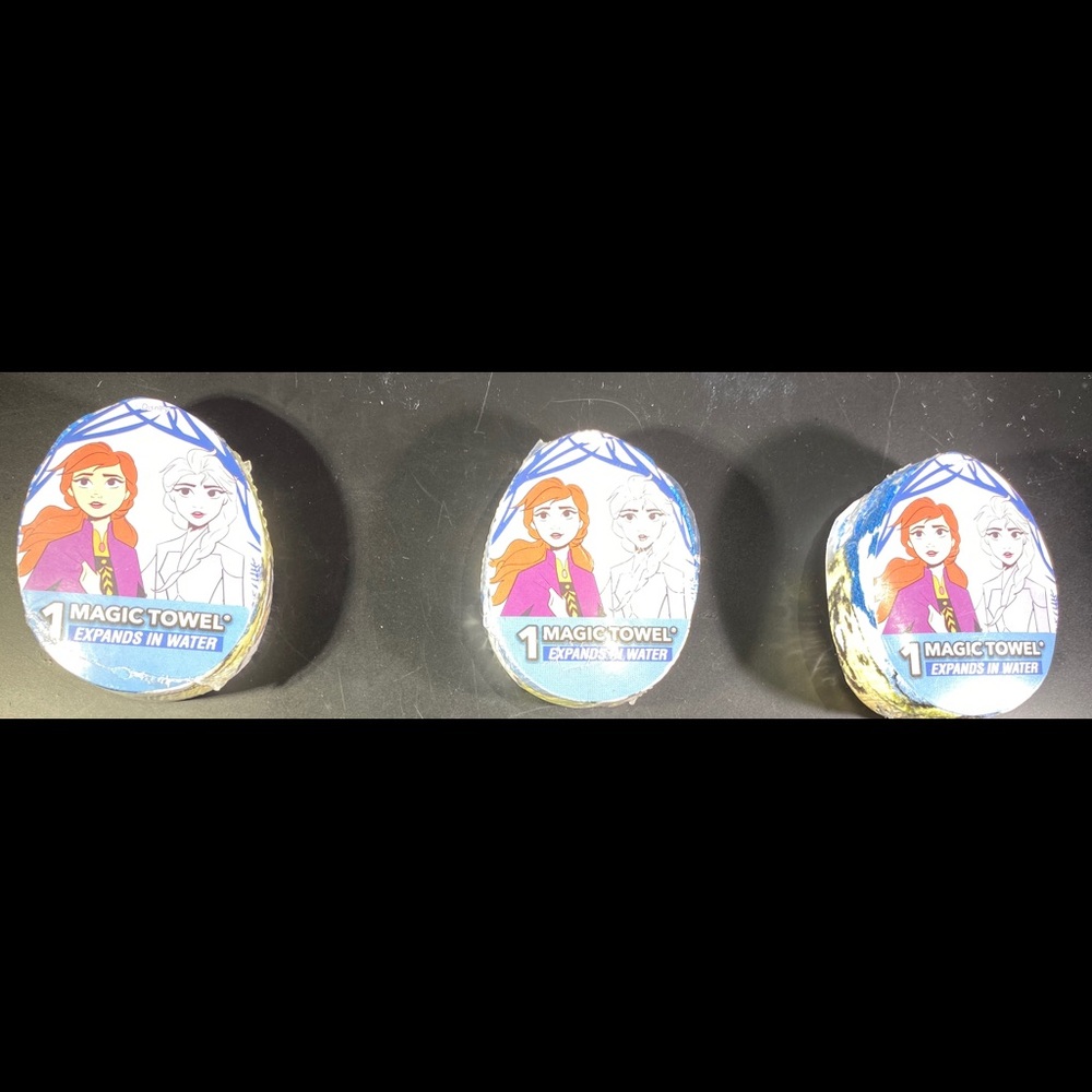 NEW Disney frozen 2 towels (expands in water)